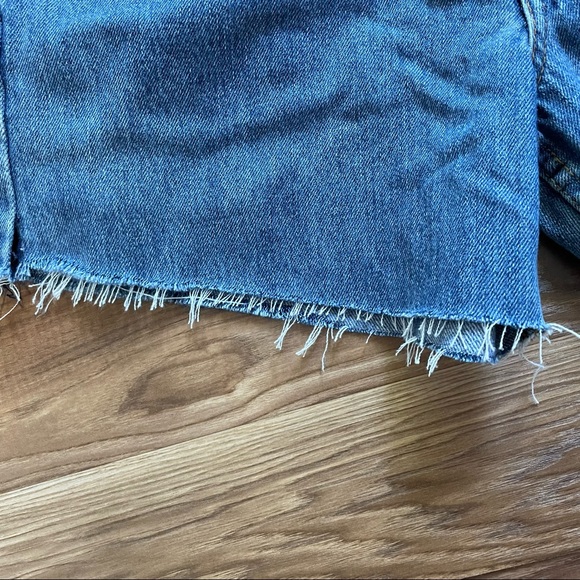 Distressed Levi’s 550 denim cutoff shorts waist 33 - Picture 8 of 12